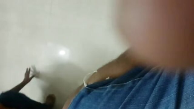 Idonikes Diastrofes sex gay garcon