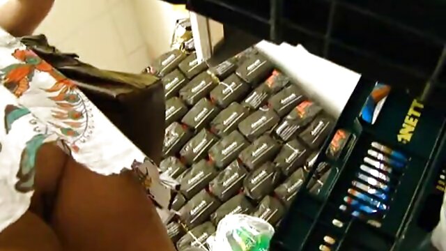 Jeu xnxx petit garson extérieur