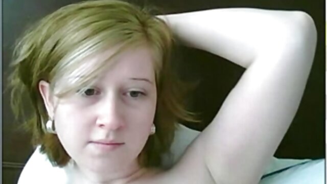 MILF en cuissardes effet mouillé jeune garcon gay porn