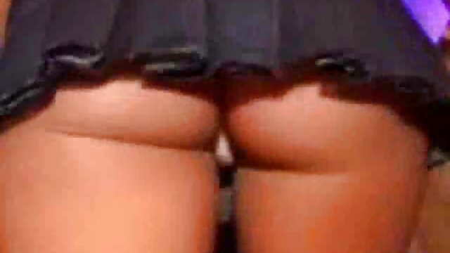 Charley Chase suce une bite et porno garçon et garçon la chevauche toute la journée