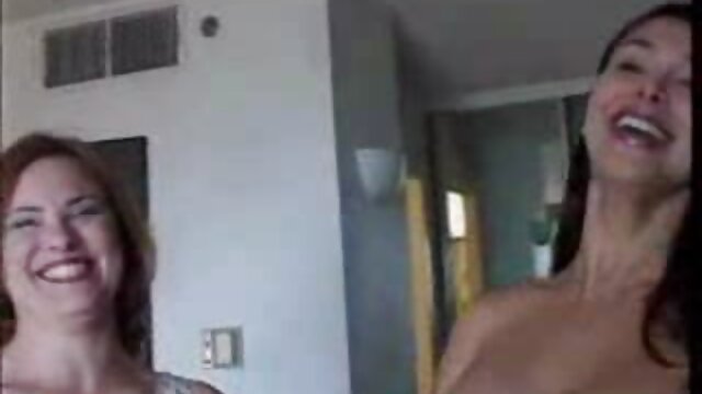 Ado mignonne Linda Lush gangbang facial - German Goo Girls femme et garcon porno