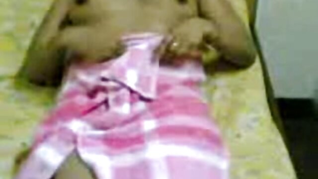 Angelina, une MILF latina porno garcon avec femme pulpeuse, prend une bite