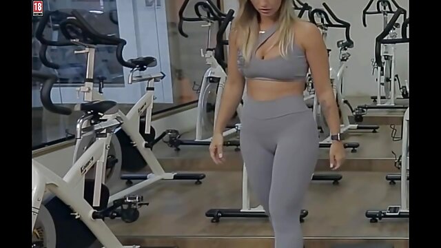 Anal Strap On Fun sex entre jeune garcon pour de magnifiques lesbiennes