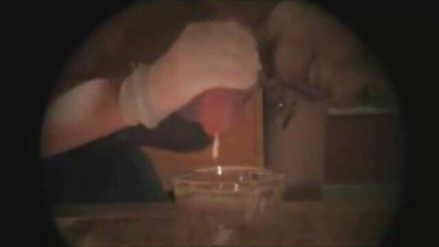 La jeune Mary Cox rend hommage au pervers film porno de garçon Ulf Larsen