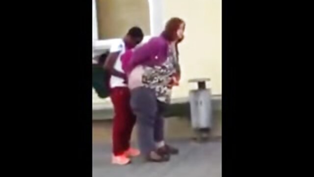 Beauté soumise pagayée et fouettée par dom sex entre jeune garcon mature