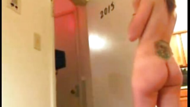 Vous faites jouir Sophia Lux puis donnez un soin du porno fille garçon visage (style POV)