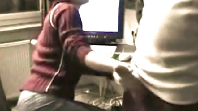 La jeune noire Jenna Foxx et Ryan Riesling sucent une bite dans la xnxx petit garson baignoire!